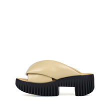 Load image into Gallery viewer, Plia Anda Sandal in Skin