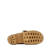 Load image into Gallery viewer, 4C Plia Hazel in Sand