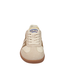 Load image into Gallery viewer, Iuta Sneaker in Gold