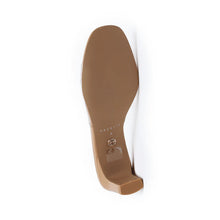 Load image into Gallery viewer, Park Ave Jewel Heel in Tea
