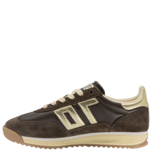 Load image into Gallery viewer, Jogger N Sneaker in Coffee Gold
