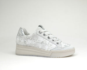 Leona Sneaker in Ice