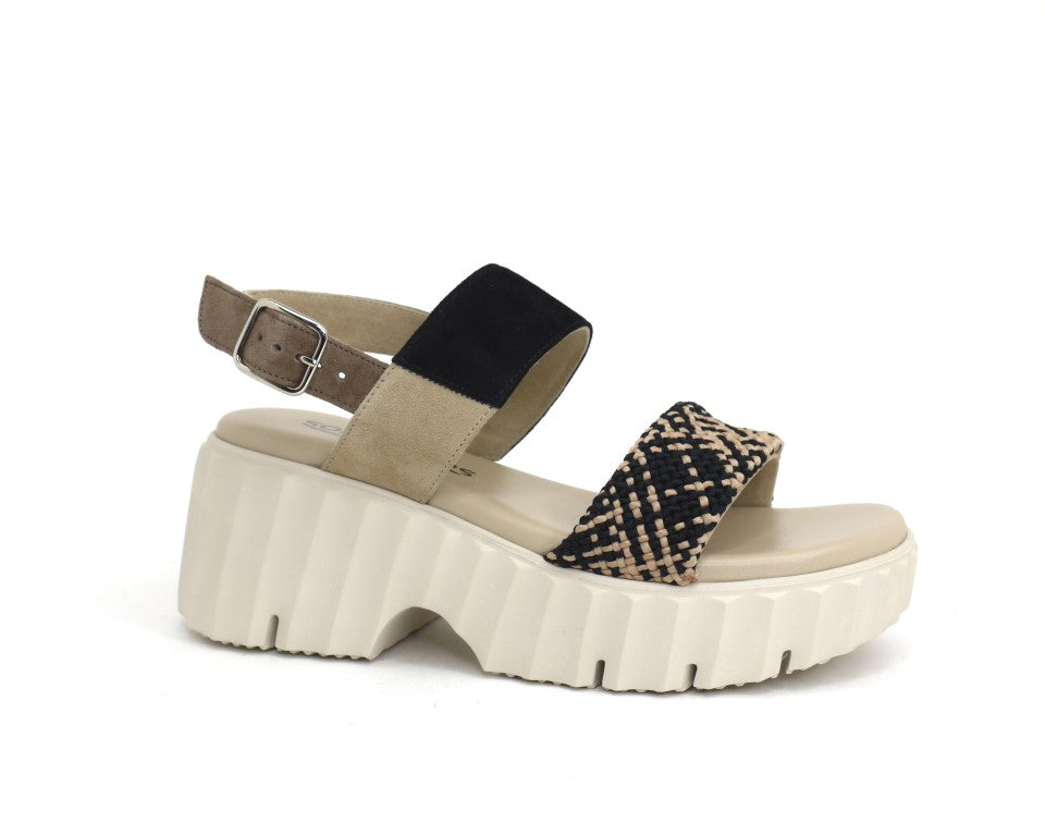 Maris Sandal in Black/Sand