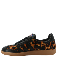 Load image into Gallery viewer, Cloud P Sneaker in Leopard Black
