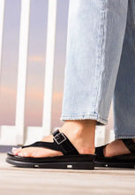 Load image into Gallery viewer, Alanza Sandal in Black

