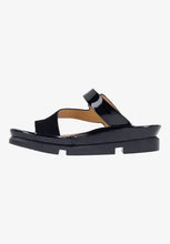Load image into Gallery viewer, Alanza Sandal in Black
