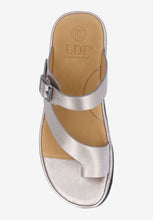 Load image into Gallery viewer, Alanza Sandal in Champagne Metallic
