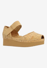 Load image into Gallery viewer, Amadour in Natural Gold Cork
