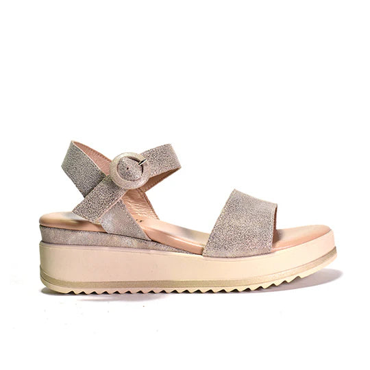 Arielle Sandal in Soft Gold