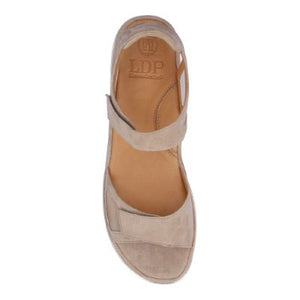 Arna Sandal in Taupe Suede
