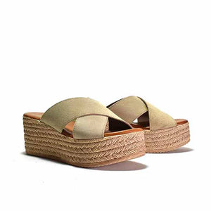 Bella Wedge in Arena Suede