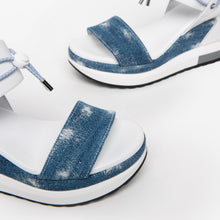 Load image into Gallery viewer, E307751D Sport Wedge in Jeans
