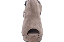 Load image into Gallery viewer, Galla in Taupe Suede
