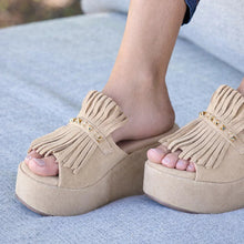 Load image into Gallery viewer, Cordani Jewel in beige
