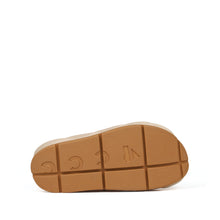 Load image into Gallery viewer, 4C Mellow Moa in Sand
