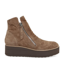 Load image into Gallery viewer, Nene Boot In Light Chocolate Suede
