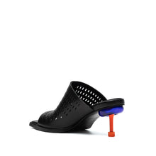 Load image into Gallery viewer, Osha Nemo Mid Heel in Black
