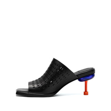 Load image into Gallery viewer, Osha Nemo Mid Heel in Black
