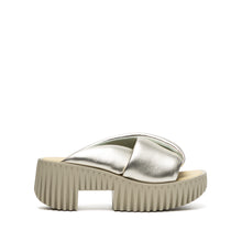 Load image into Gallery viewer, Plia Anda Sandal in Champagne
