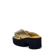 Load image into Gallery viewer, Pila Anda Sandal in Gold
