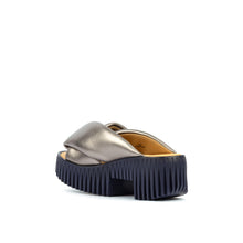 Load image into Gallery viewer, Plia Anda Sandal in Gunmetal
