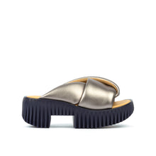 Load image into Gallery viewer, Plia Anda Sandal in Gunmetal
