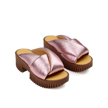 Load image into Gallery viewer, 4C Plia Anda in Pink
