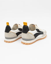 Load image into Gallery viewer, Toronto Sneaker in White Black
