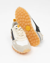 Load image into Gallery viewer, Toronto Sneaker in White Black
