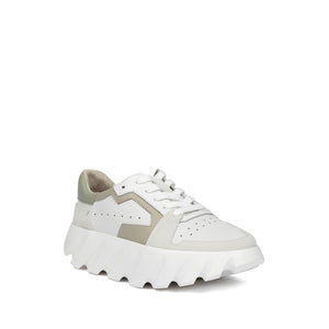 Tura Ori Sneaker in Milk