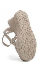 Load image into Gallery viewer, Ulla Wedge in Off White Suede
