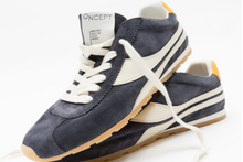 Load image into Gallery viewer, Essex Sneaker In Indigo
