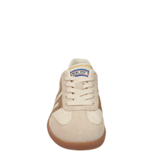 Load image into Gallery viewer, Iuta Sneaker in Gold
