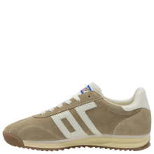 Load image into Gallery viewer, Runner Sneaker in Tan
